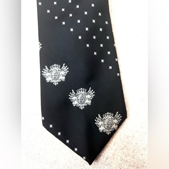 Vintage Tiffany Collection by Excello men’s tie, black w/crested embroidery - Picture 2 of 3